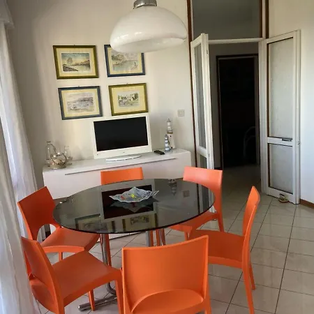 Apartment Apartment With Two Terraces Facing The Sea Next To The Beach